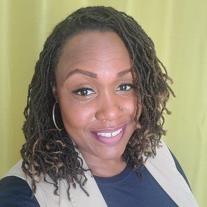 Meet your Posher, Elizabeth